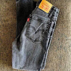 Levi’s Wedgie Skinny acne wash jeans